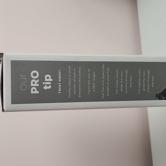 NEW InfinitiPro by Conair 1" Tourmaline Ceramic Flat Iron - Picture 3 of 6